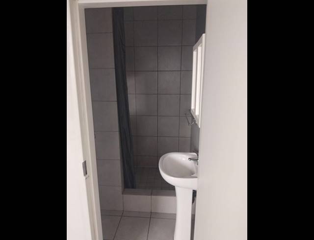 2 BEDROOM PROPERTY TO RENT IN FLORIDA